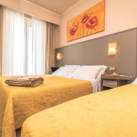 Hotel London 카톨리카 외부 사진
