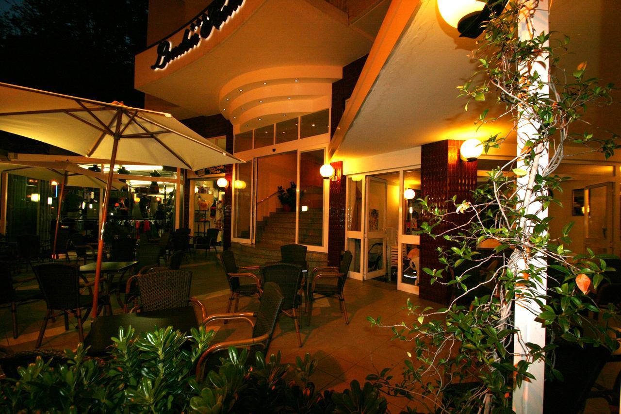 Hotel London 카톨리카 외부 사진