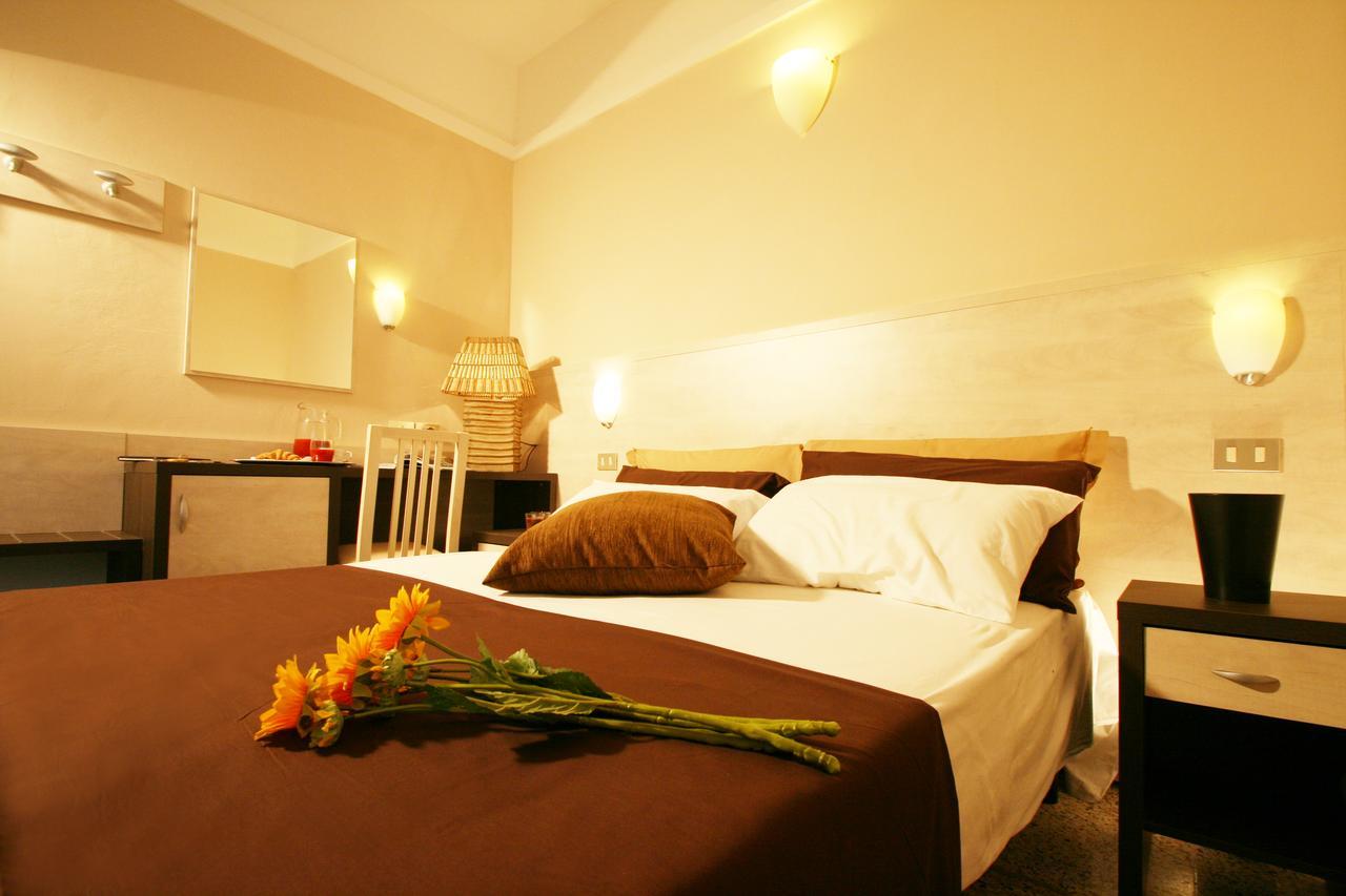 Hotel London 카톨리카 외부 사진