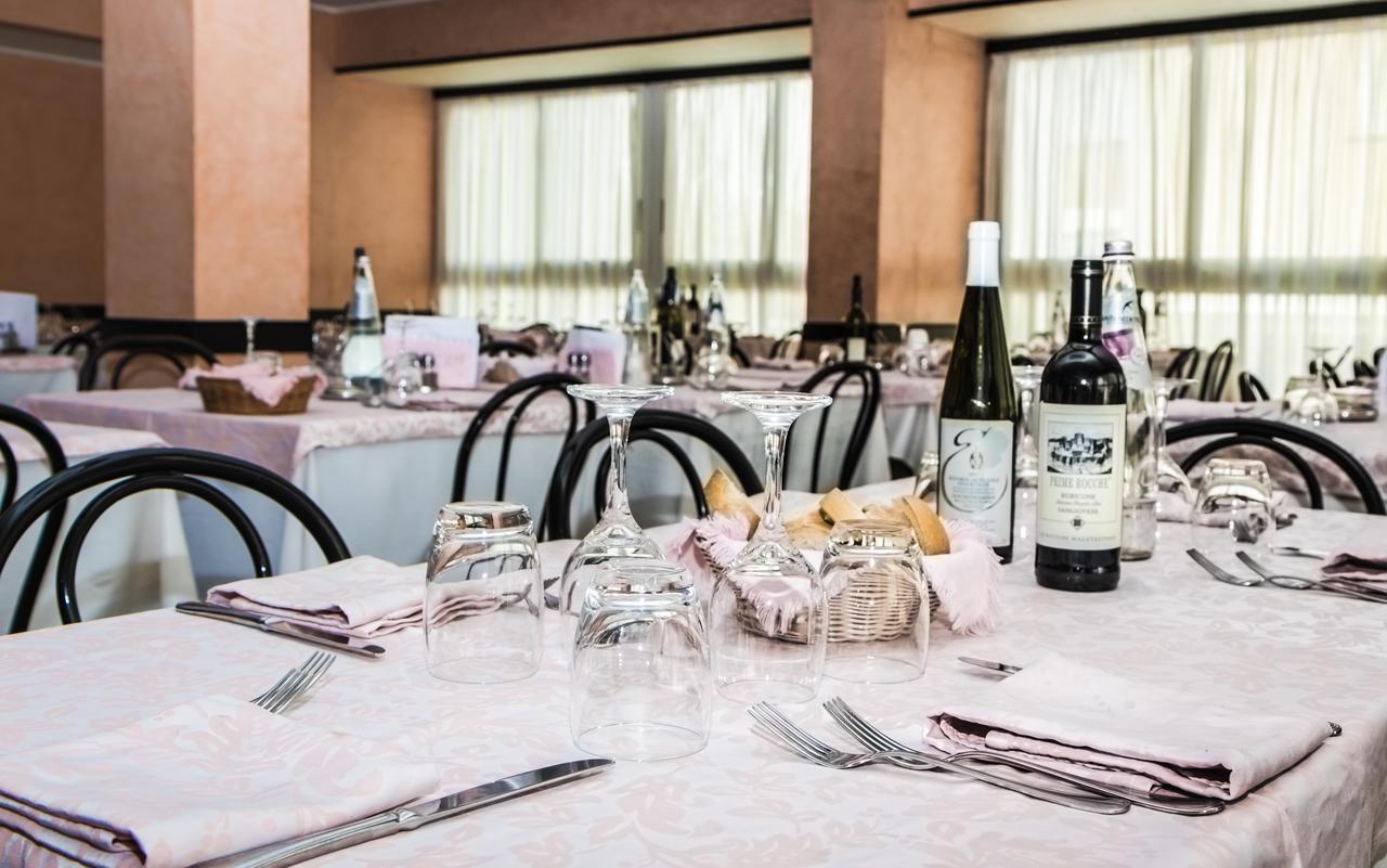 Hotel London 카톨리카 외부 사진